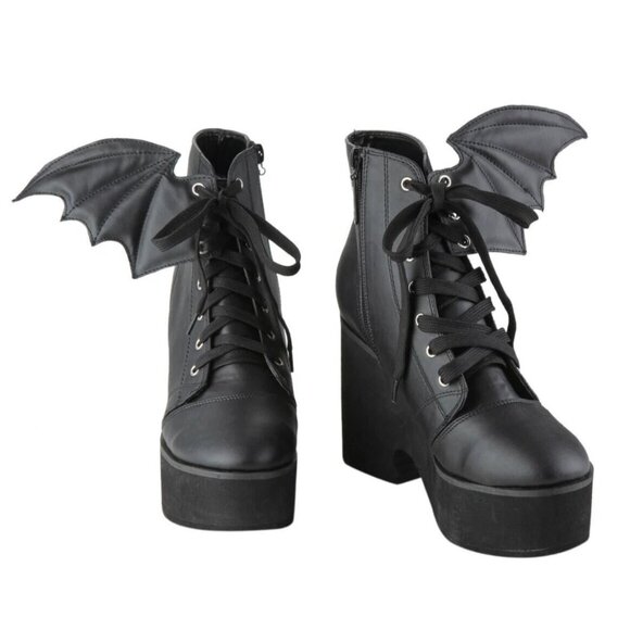 Bat Wing Platform Black Ankle Boots Size 9 - Picture 1 of 14